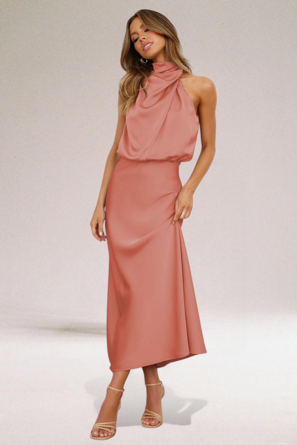 Norelia® | Satin Glamourklänning 