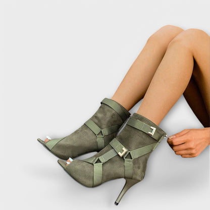 Eleganta Absatz sandal med sömmar