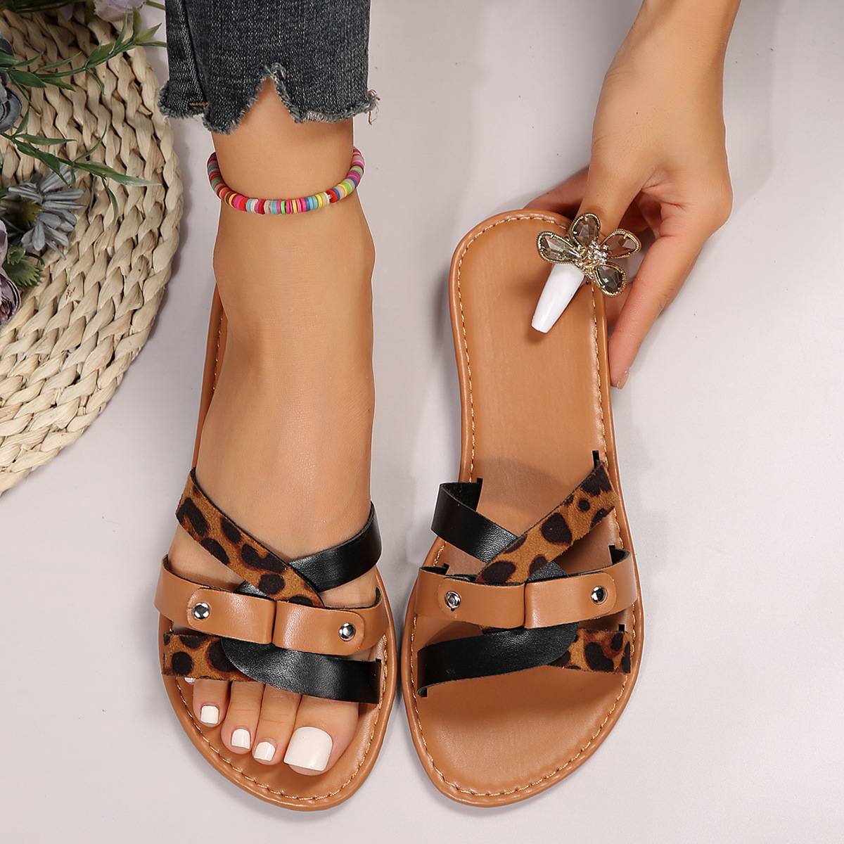 Barbara - Leopard Kreuzriemen sandal 