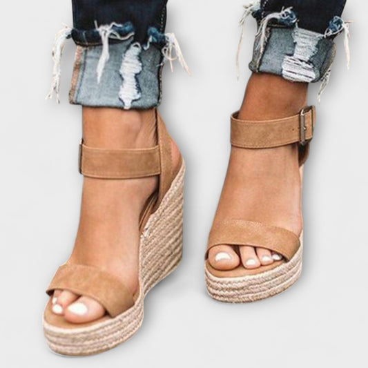 Benita - Stilvolle Damenschuhe mit Gürtel 