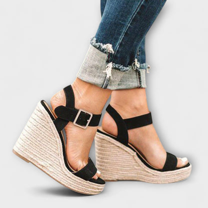 Benita - Stilvolle Damenschuhe mit Gürtel 