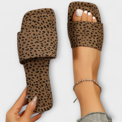 Flache-toffel med leopardmonster